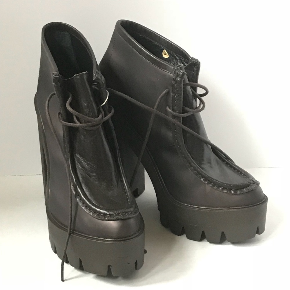 Stiu platform boots. Super Cute! Italian Brand❤️